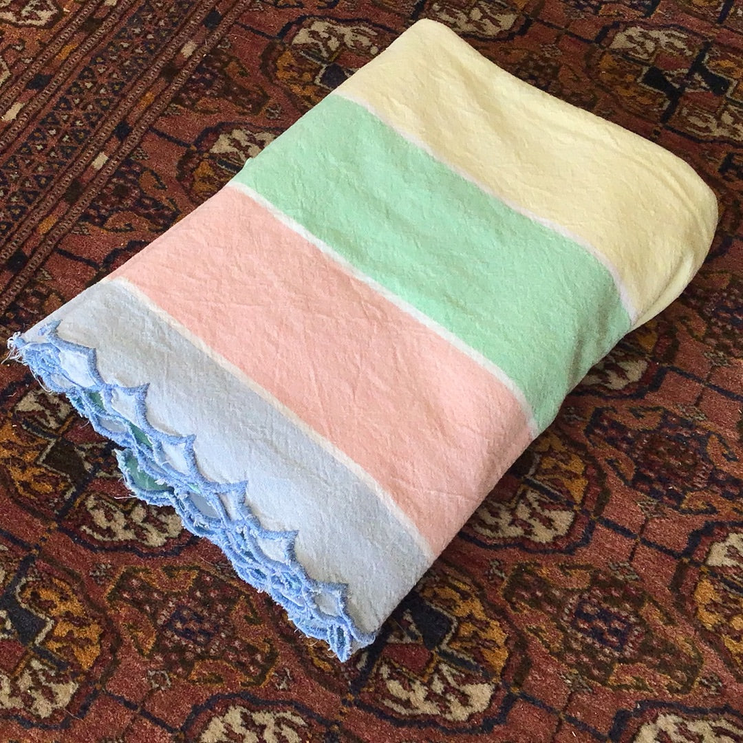 Pastel Scallop Edge Table Cloth