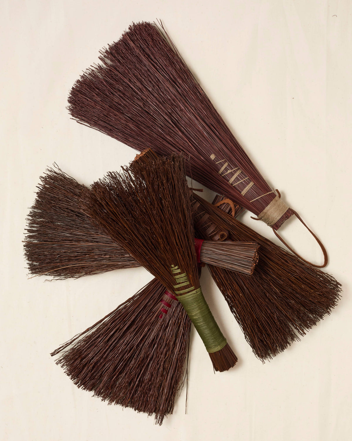 Deep Red Hand Broom Kit